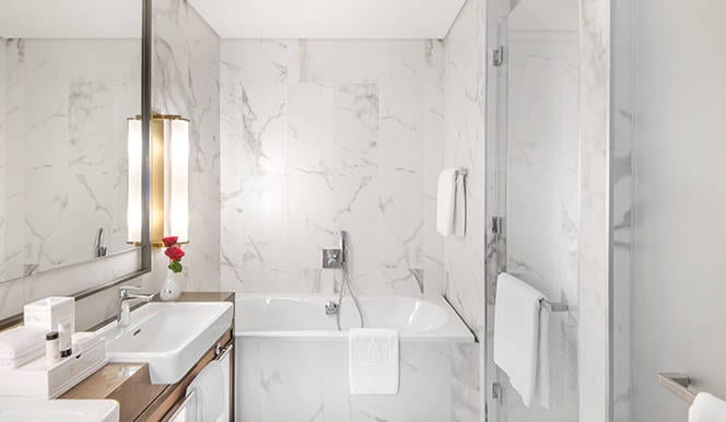 Address Beach Resort Fujairah - Executive Suite Mountain View Bathroom